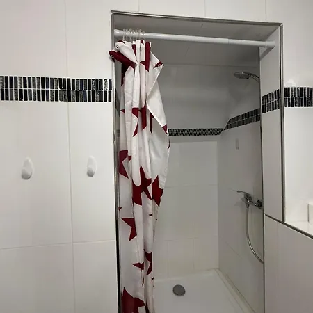 Business Apartment *